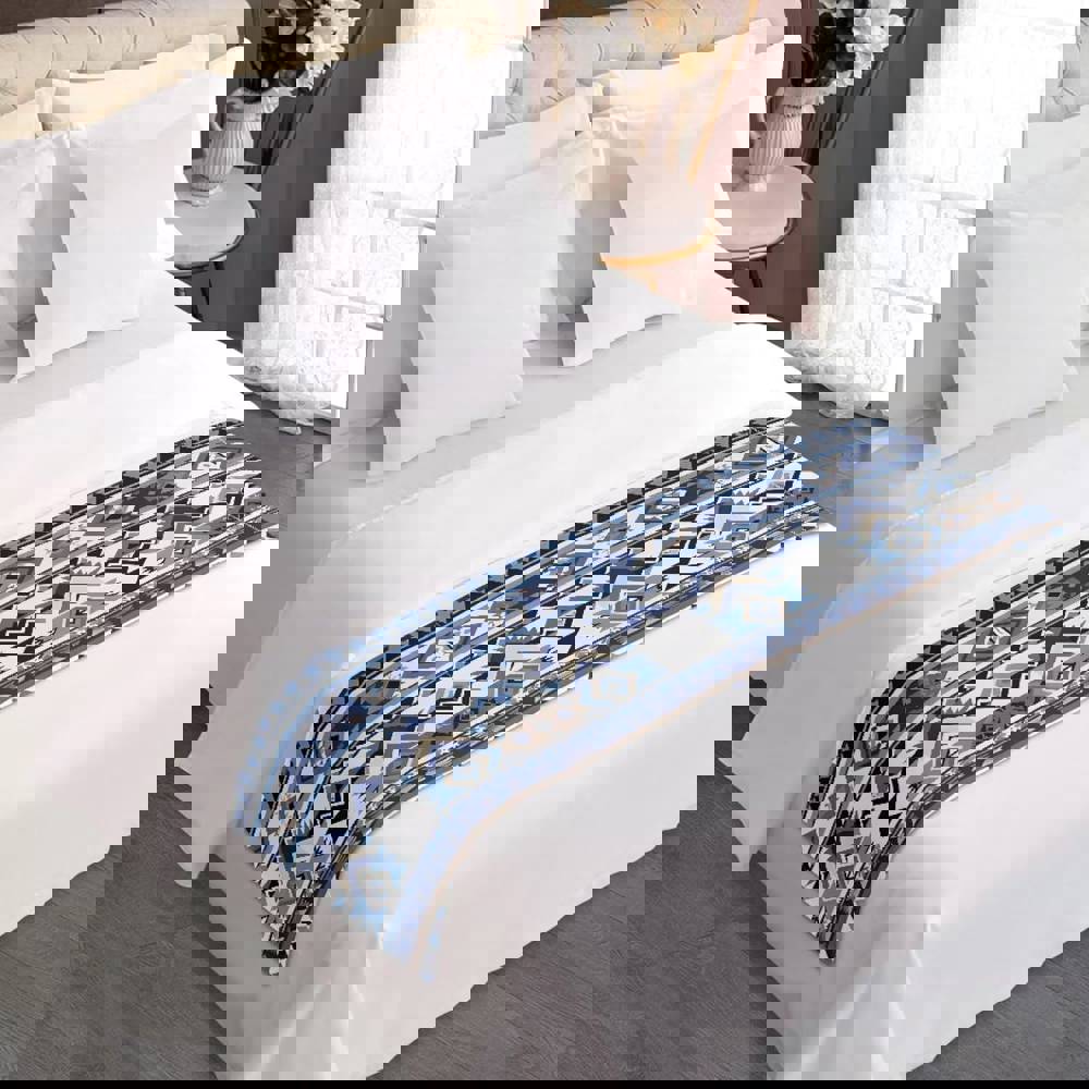 832372