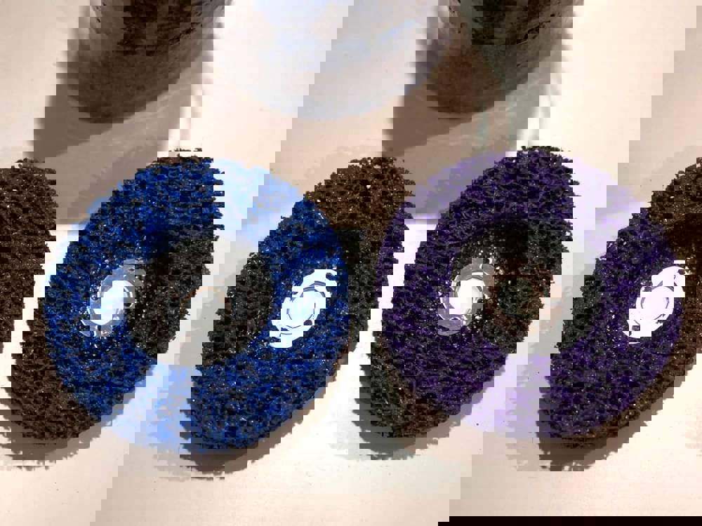 832992