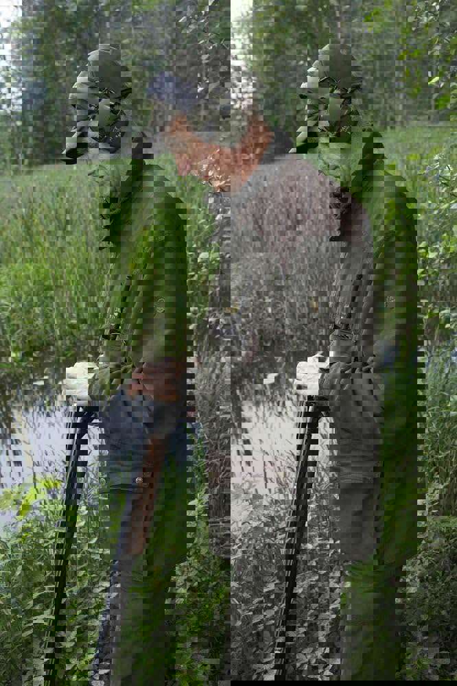 833158