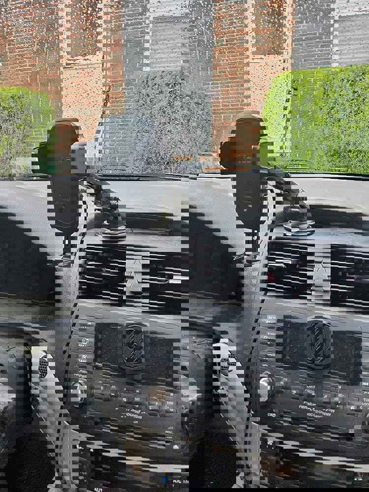 831383