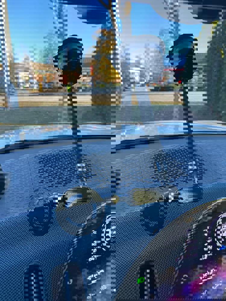 840857