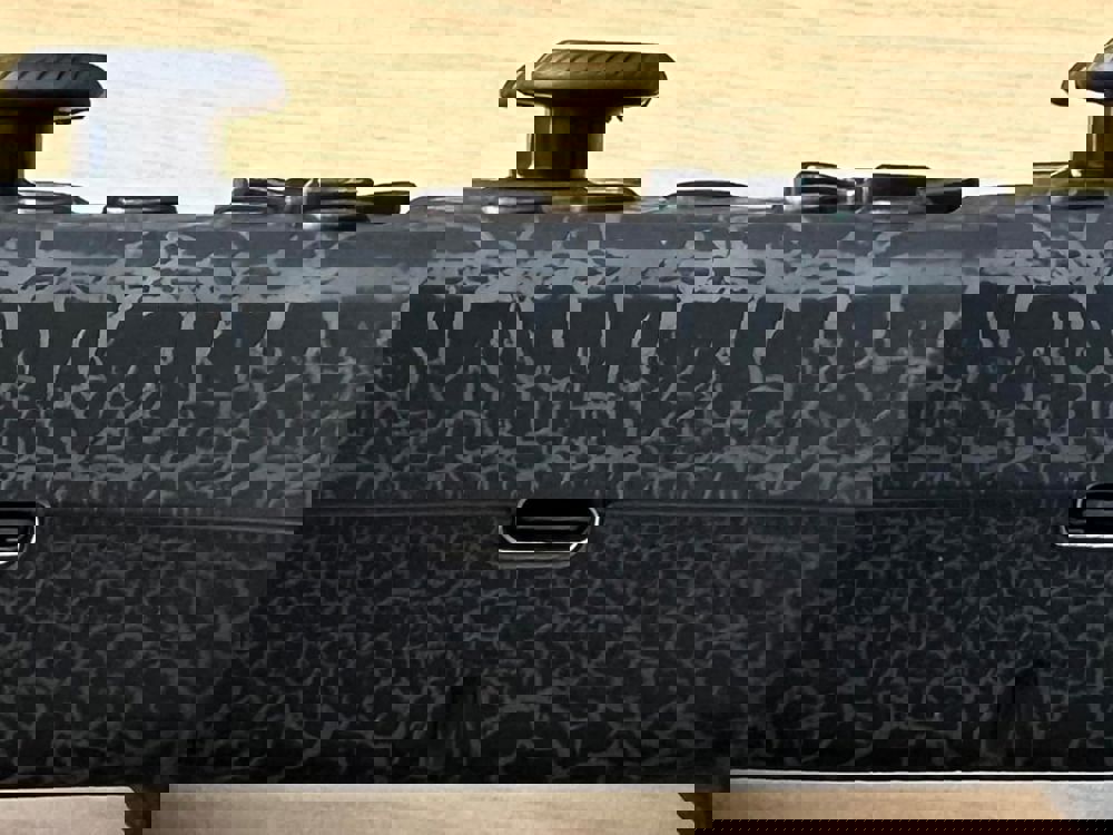 830899