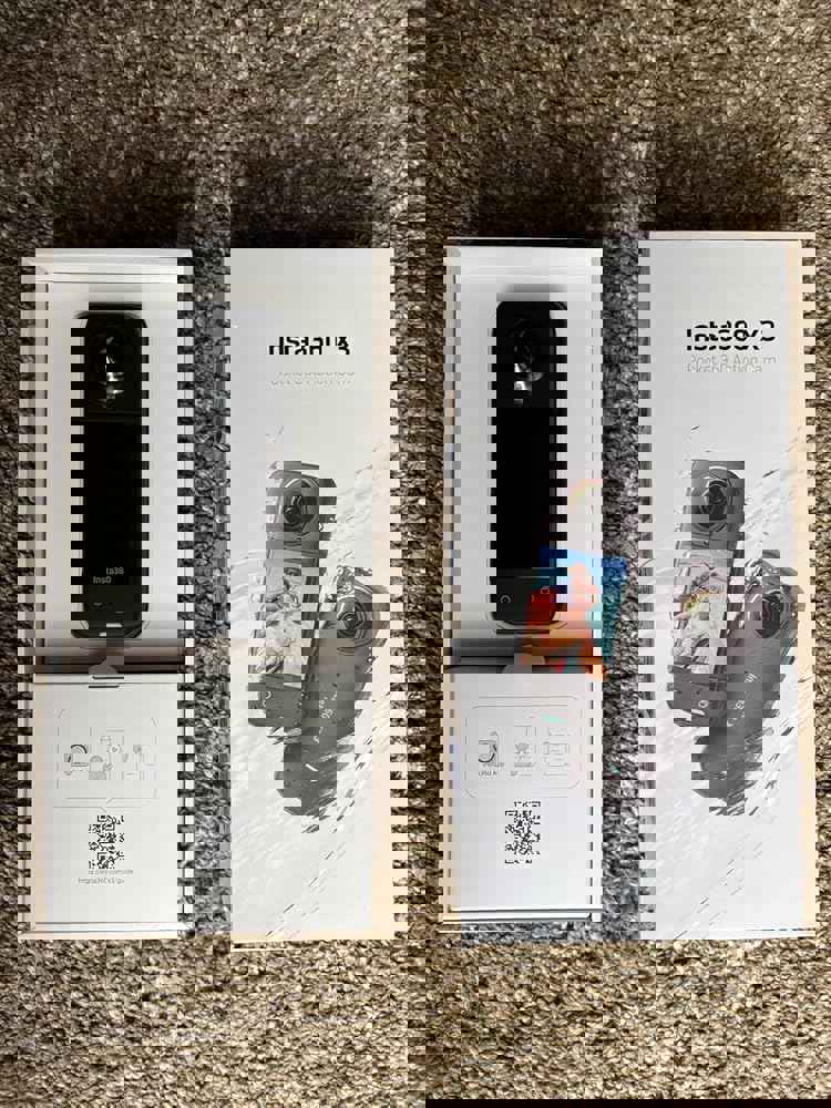 832137