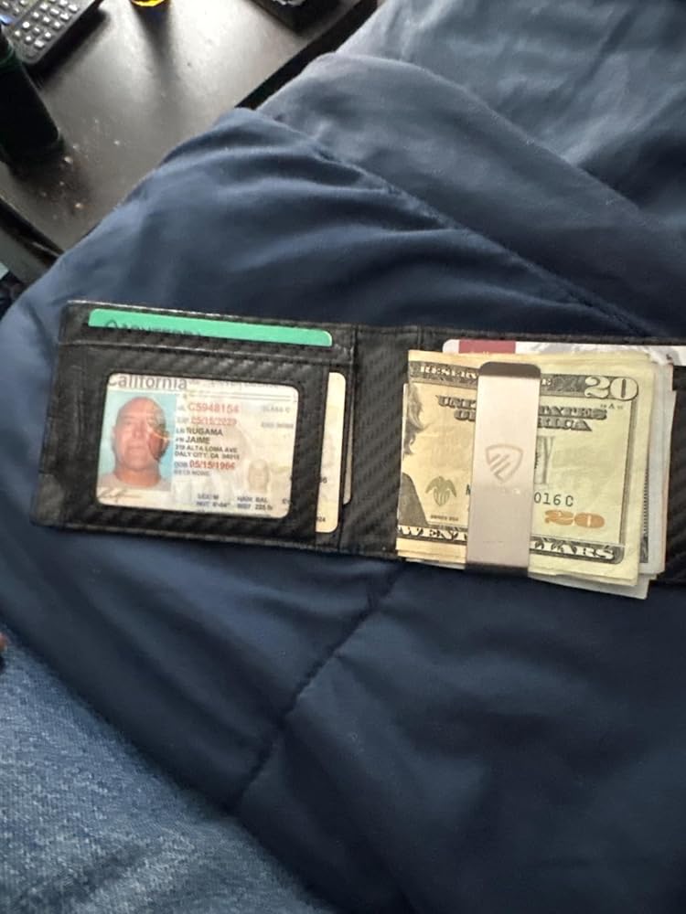 861028