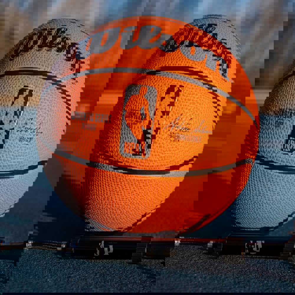 858572