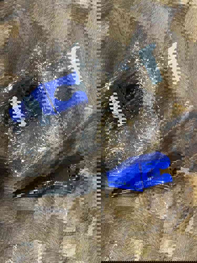 860882