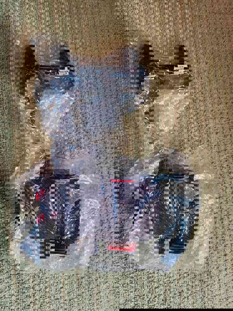 877365