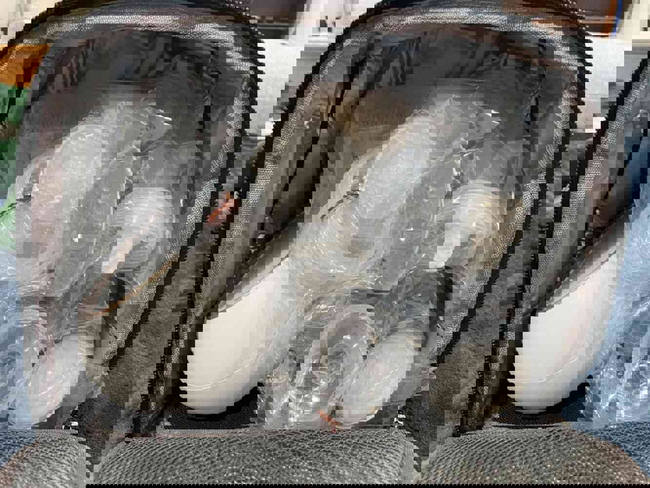 896413