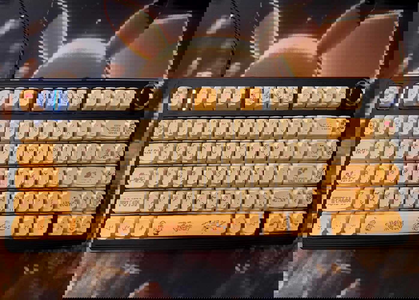 888605