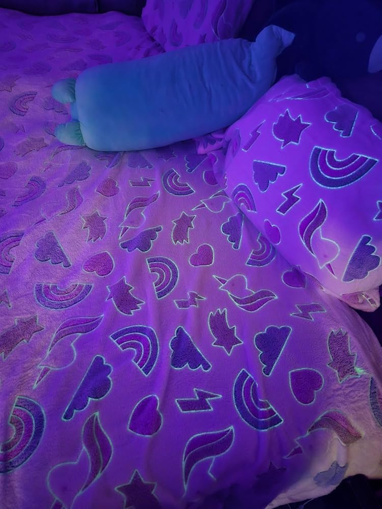 888701