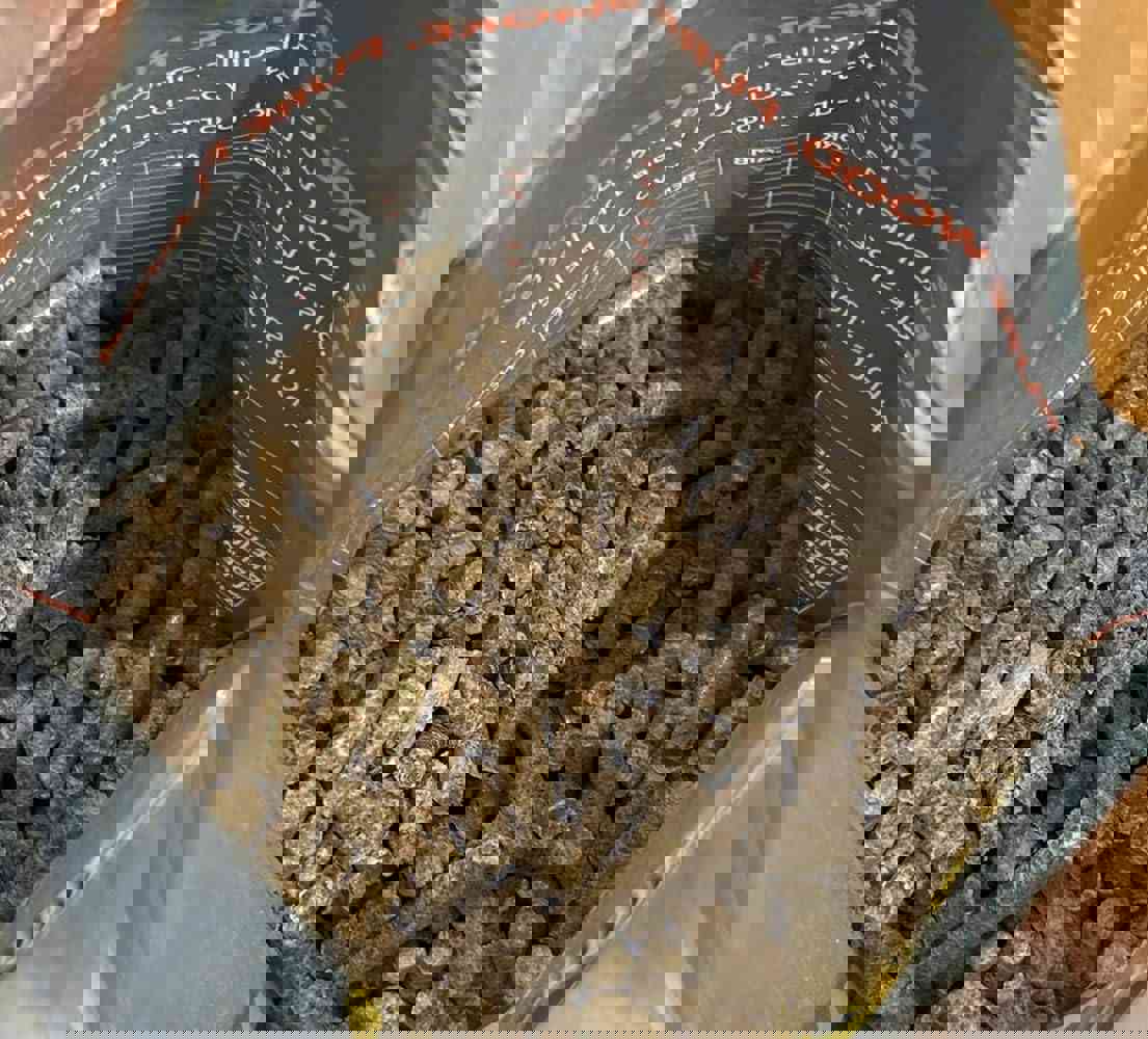 889008