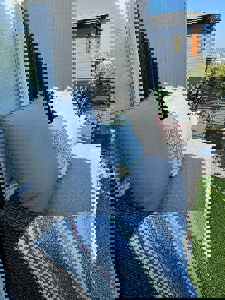 898994