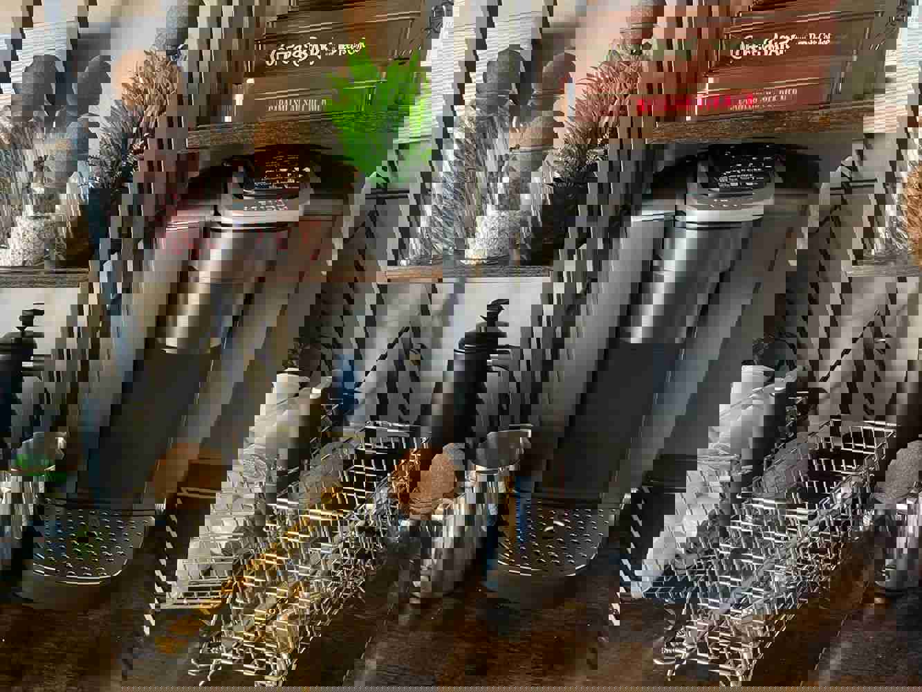 896132