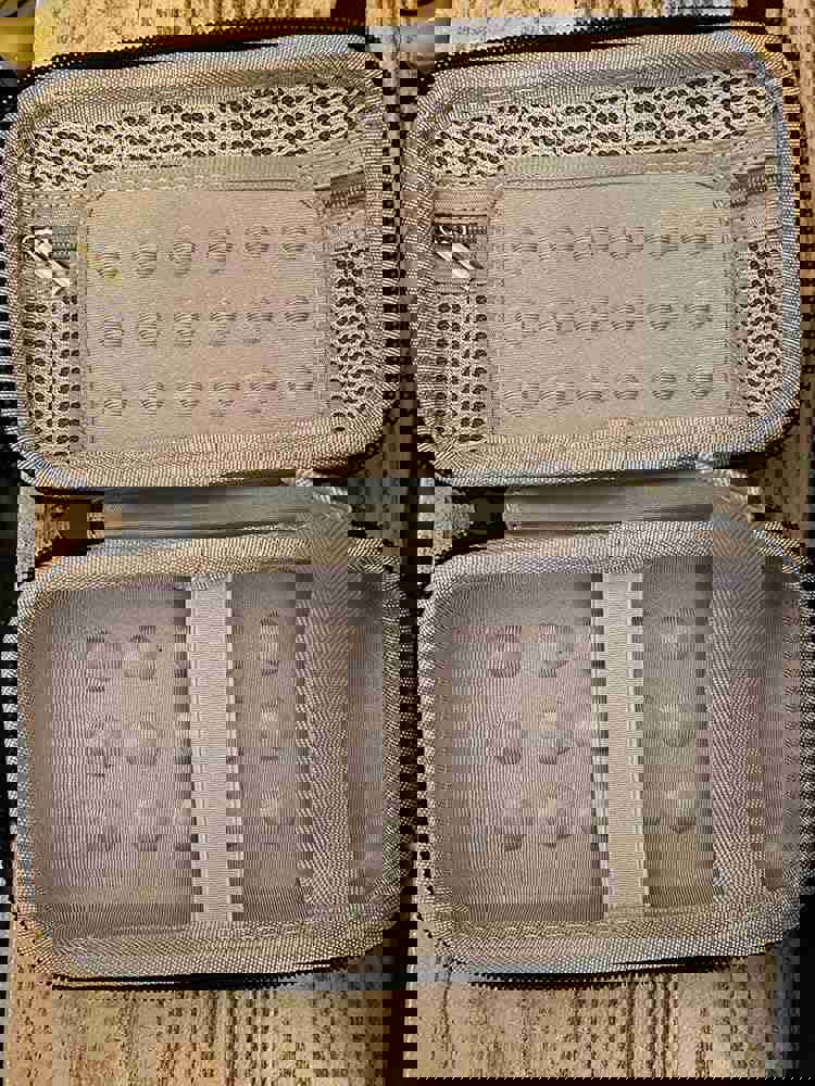 888610