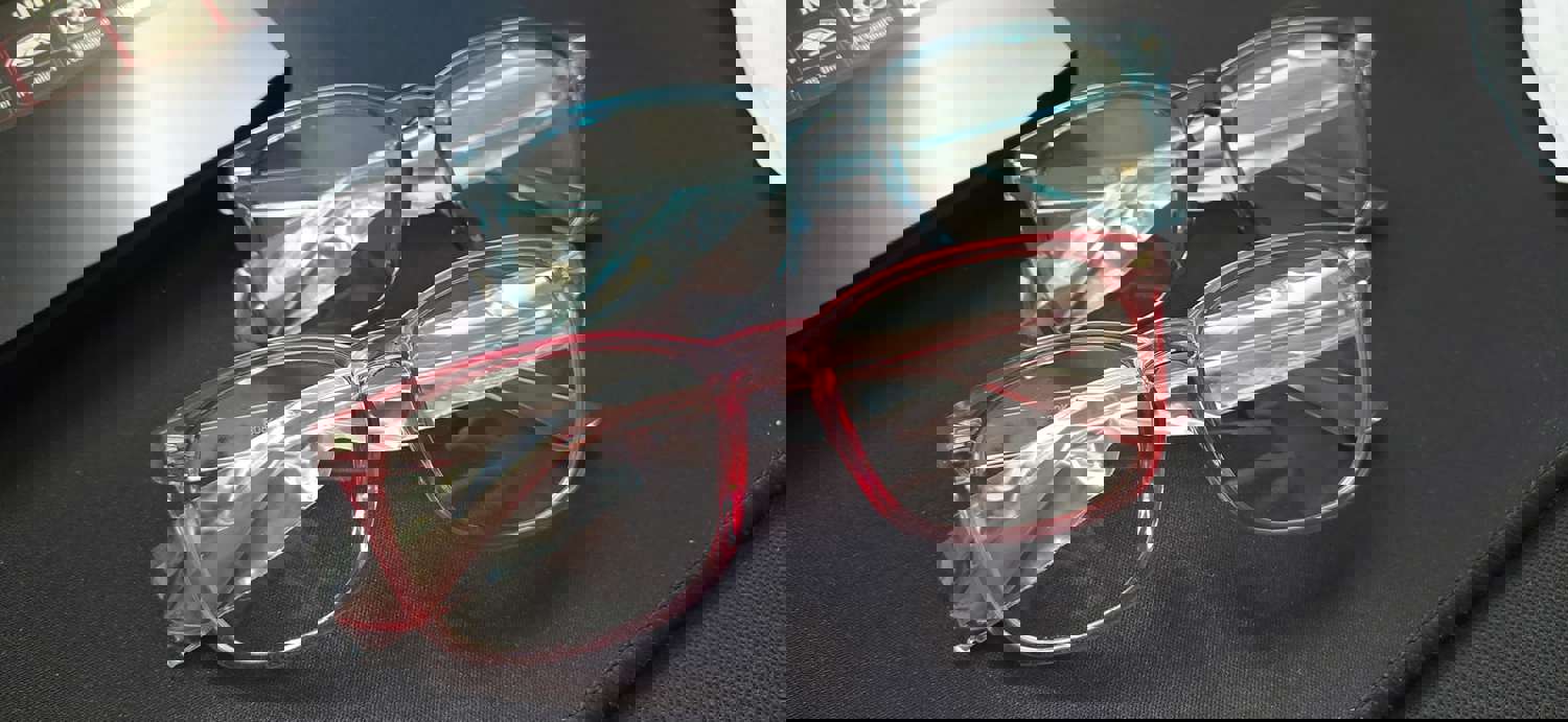 889081