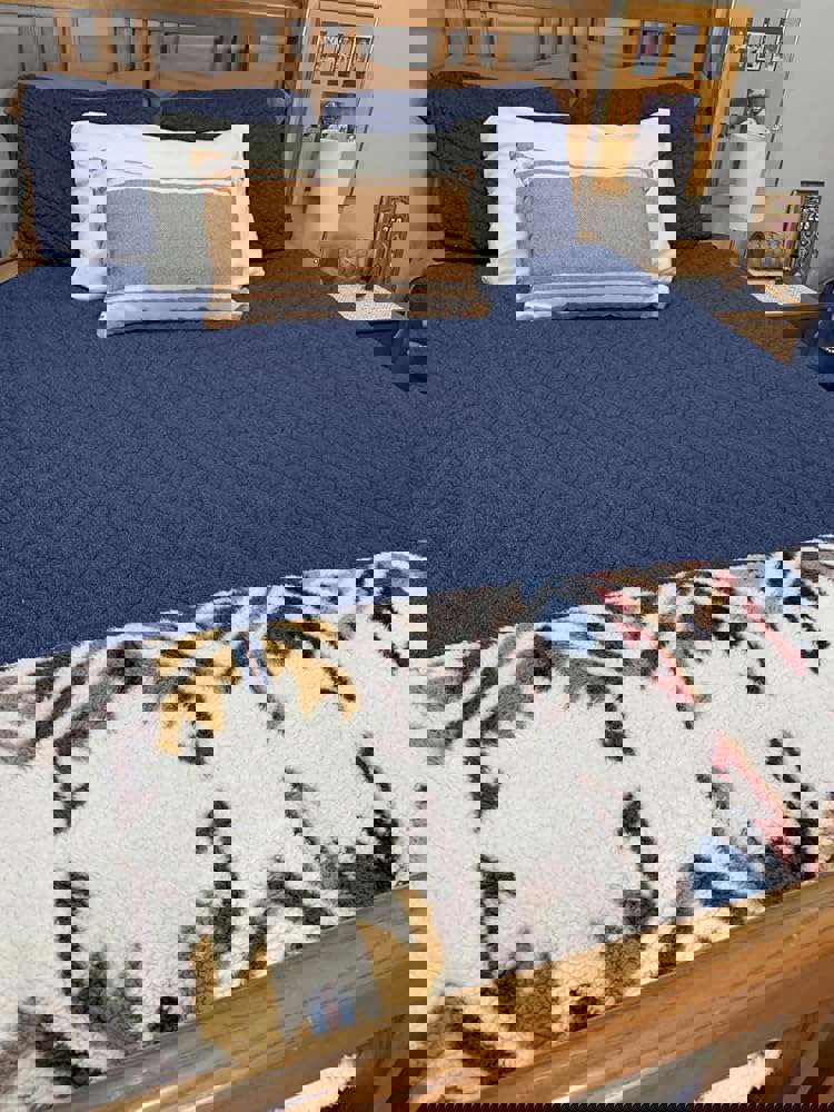 896600
