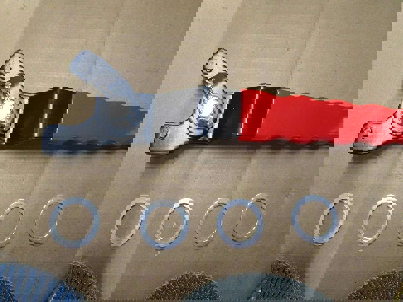 886670