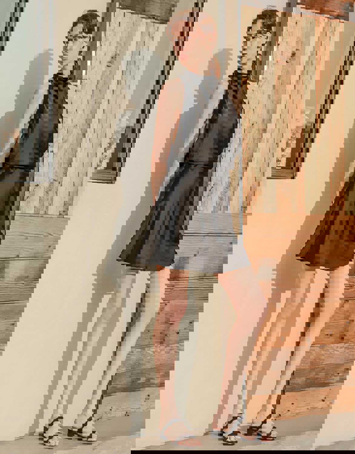 888557