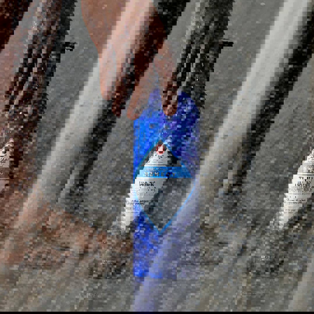 886719
