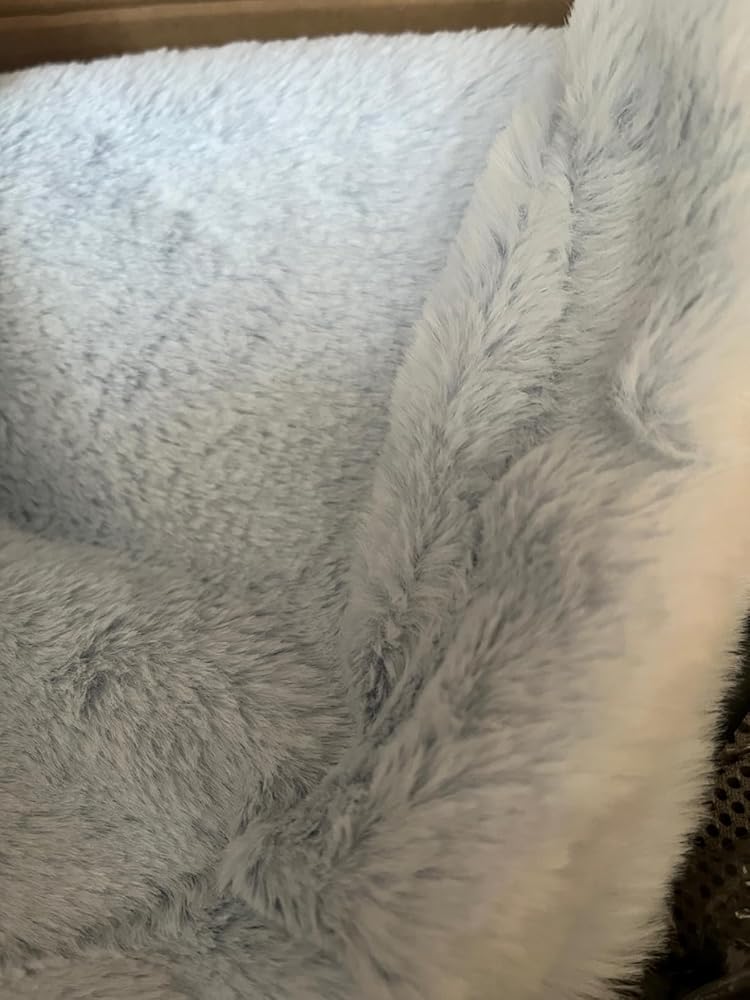 898760