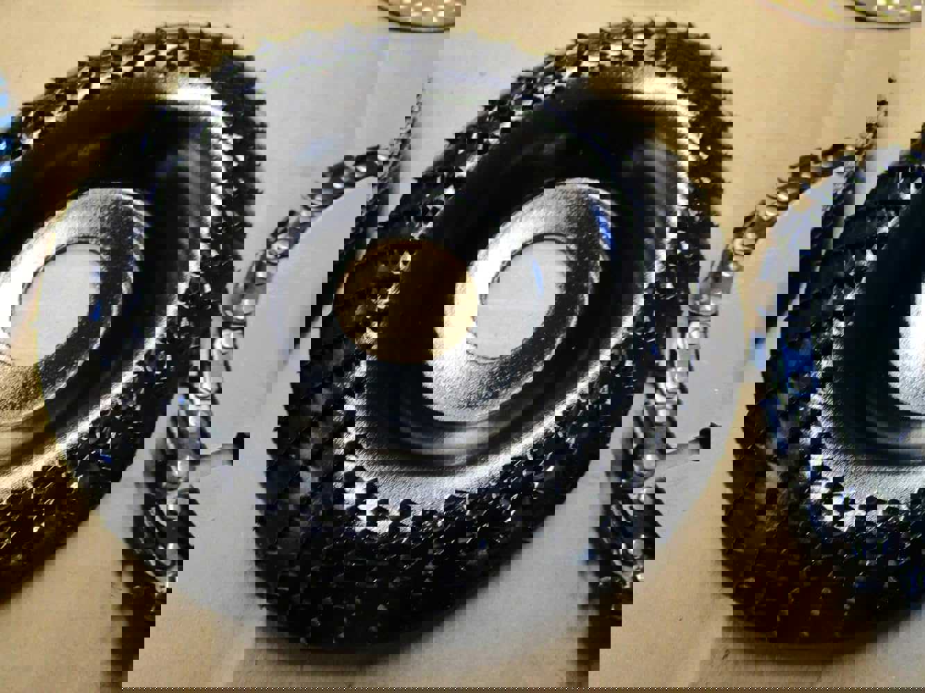 886668