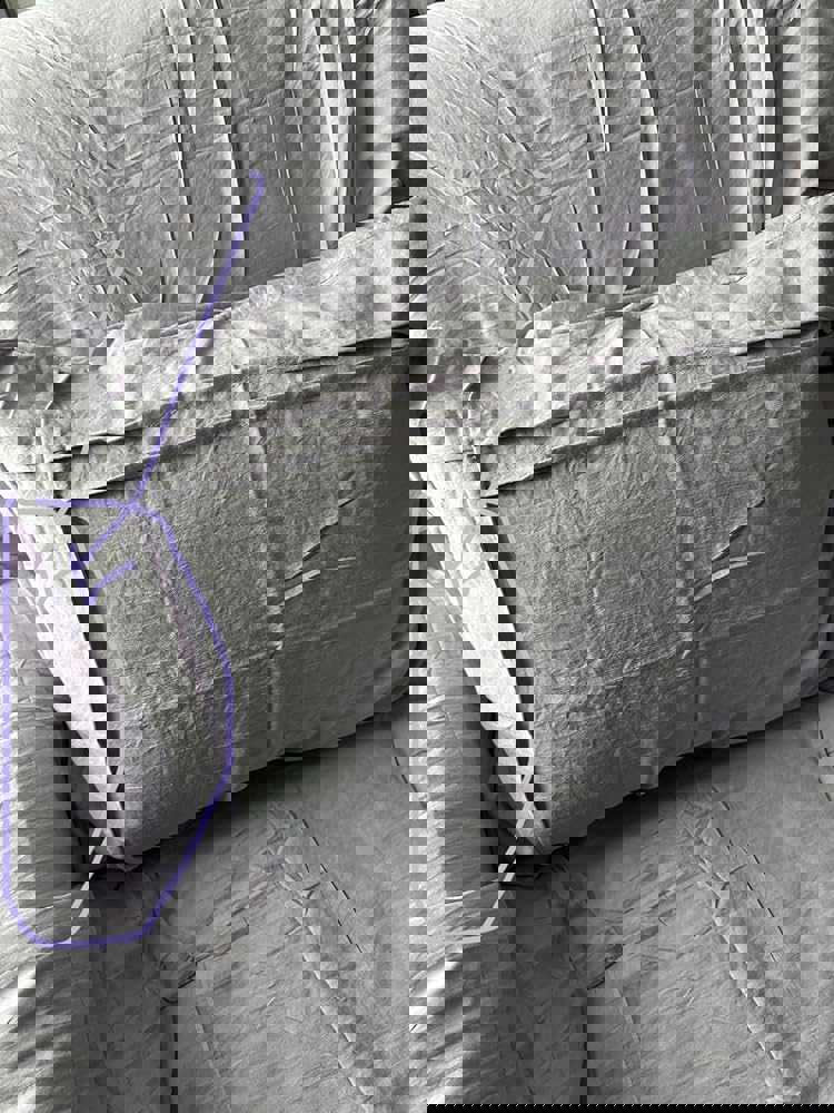 889063