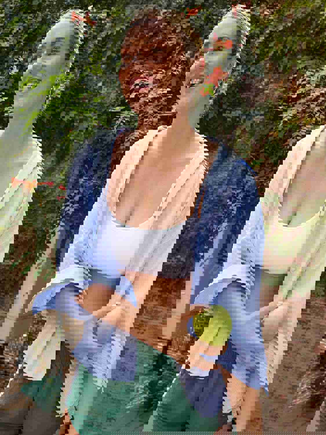 889003
