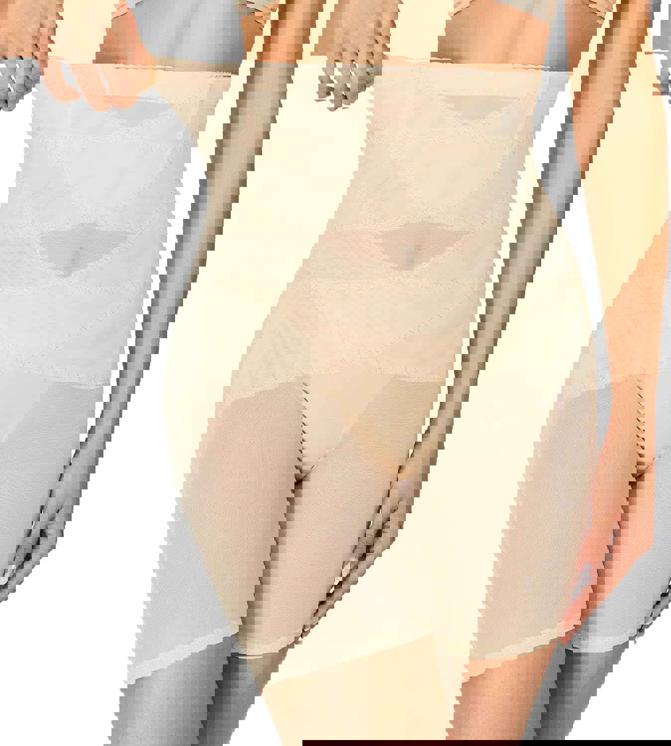 886643