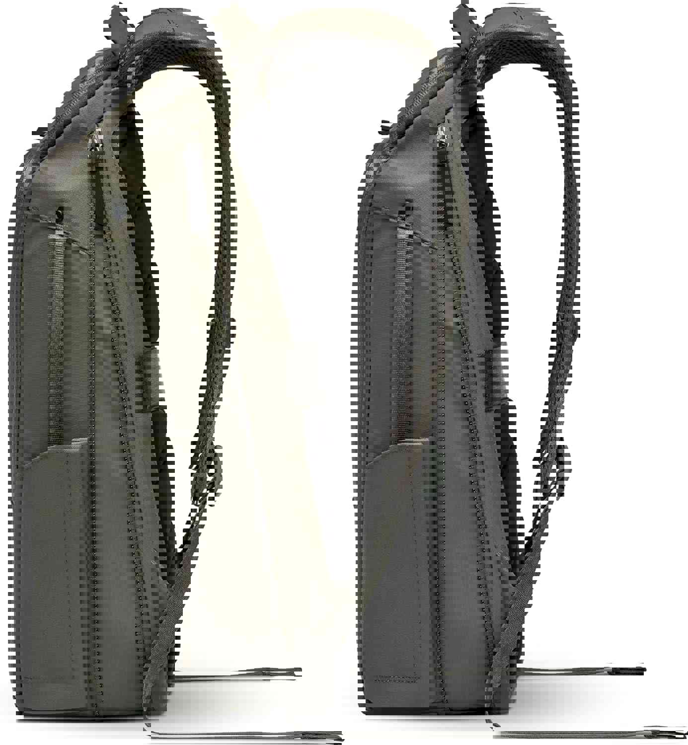 913181