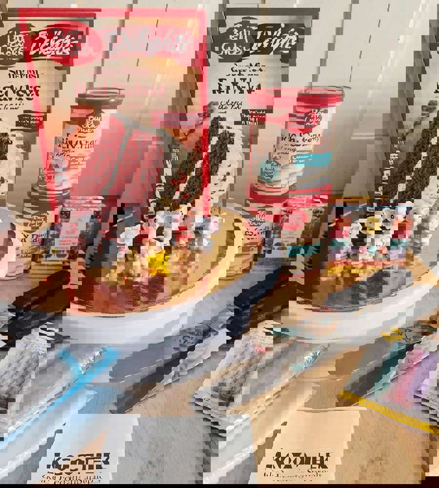 915784