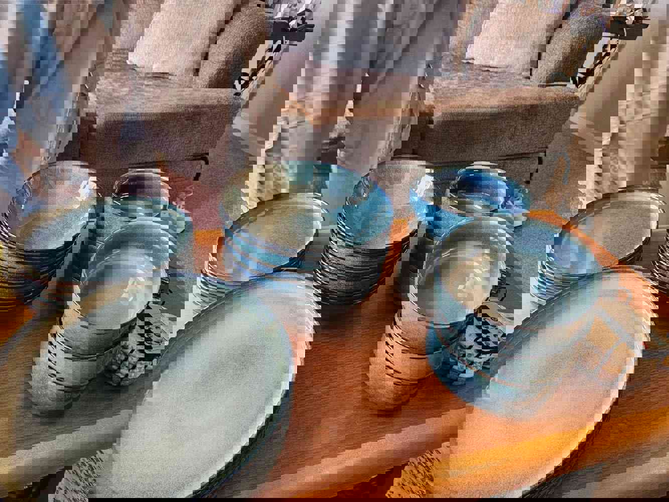 903826