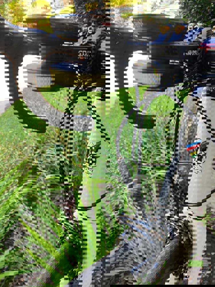 901818