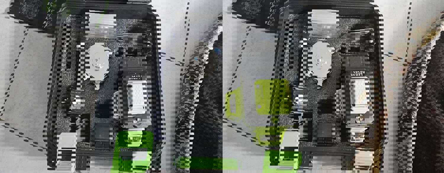 915419