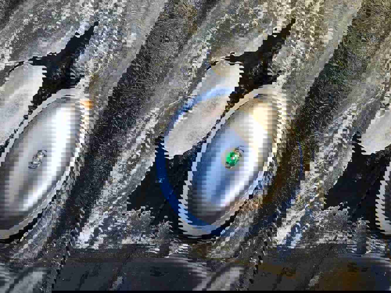 915490