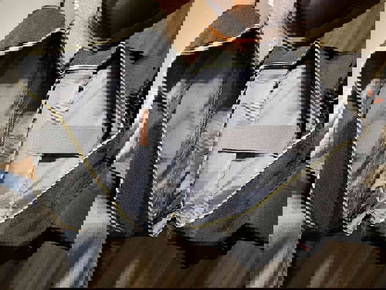 905883