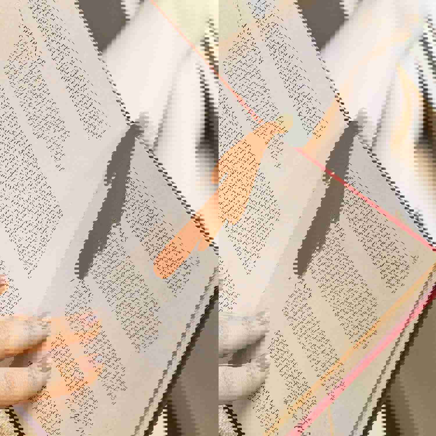 912058