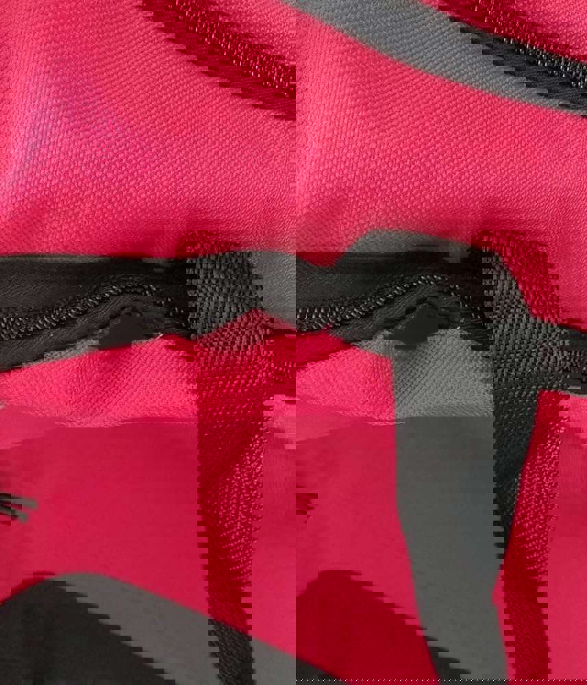 901300