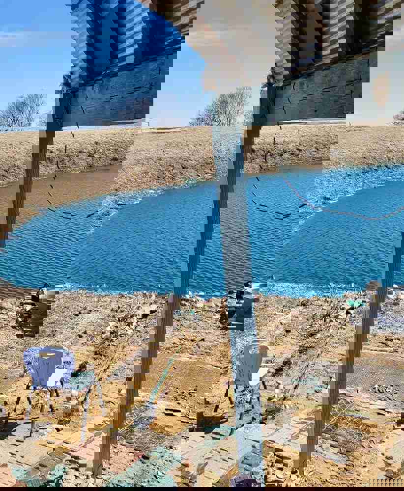 912047