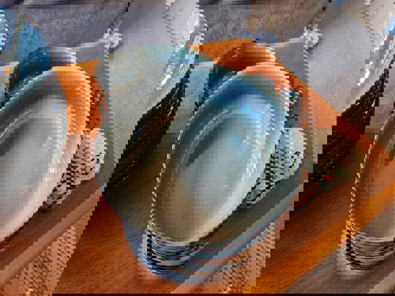 903827