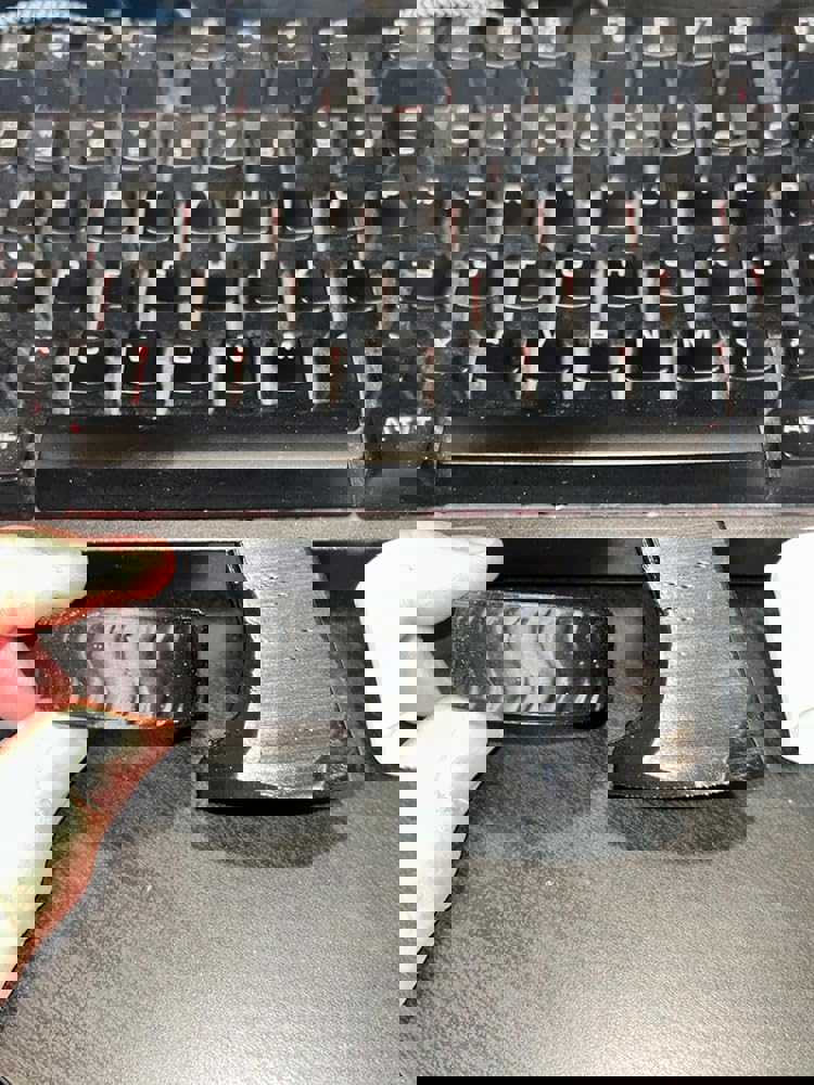 916325