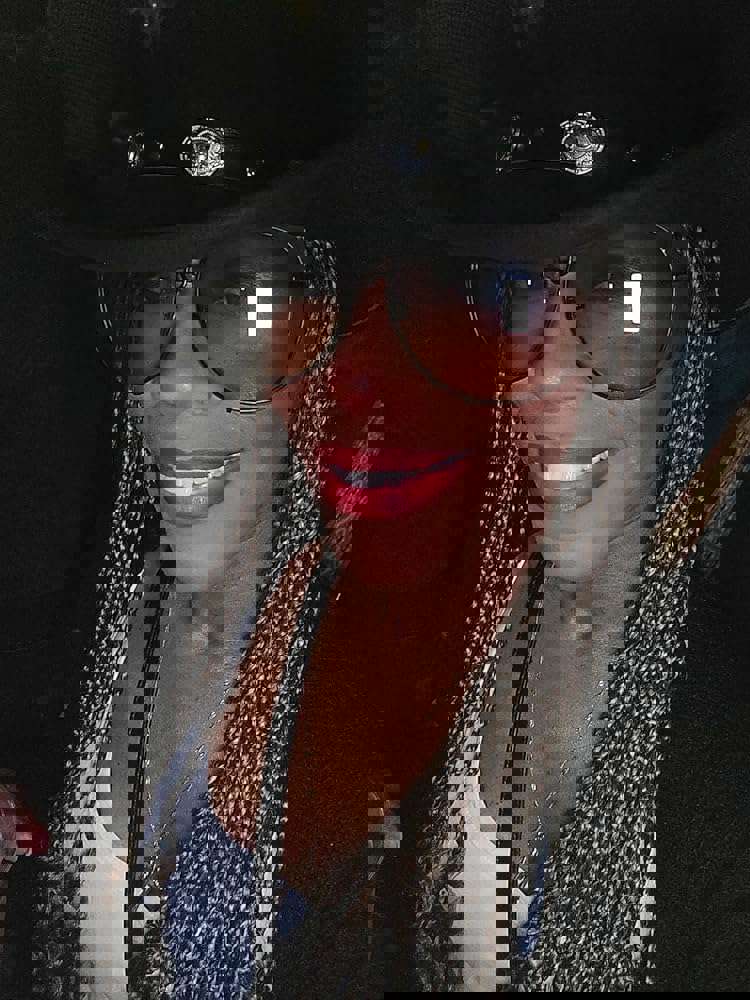 913299
