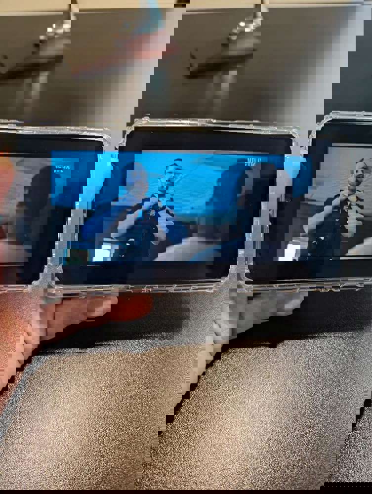 915431