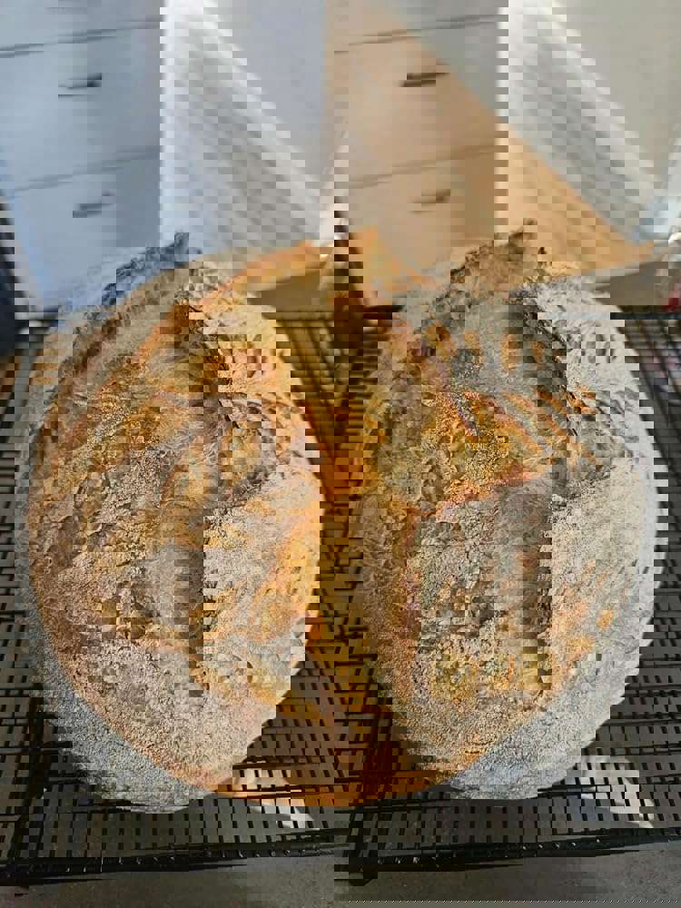 905737