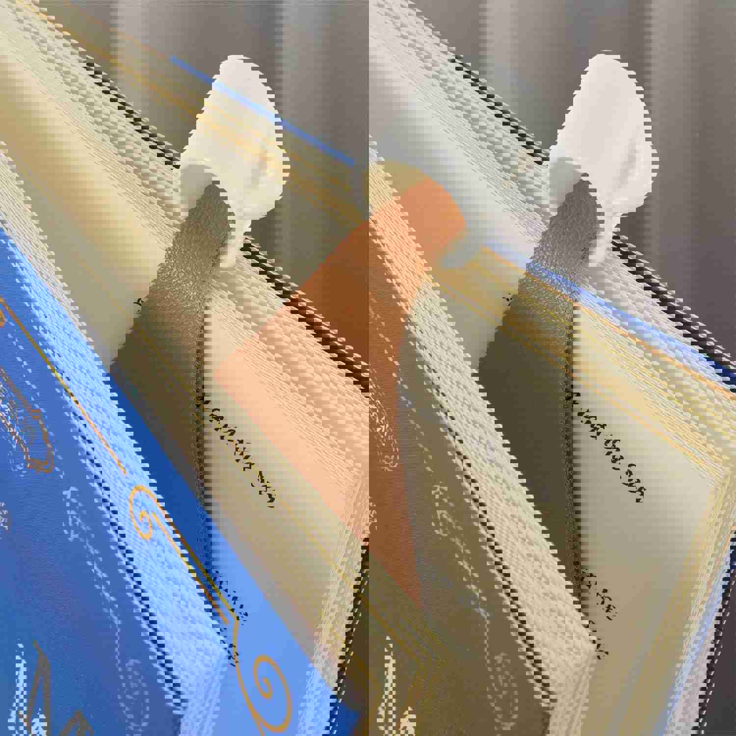 912057