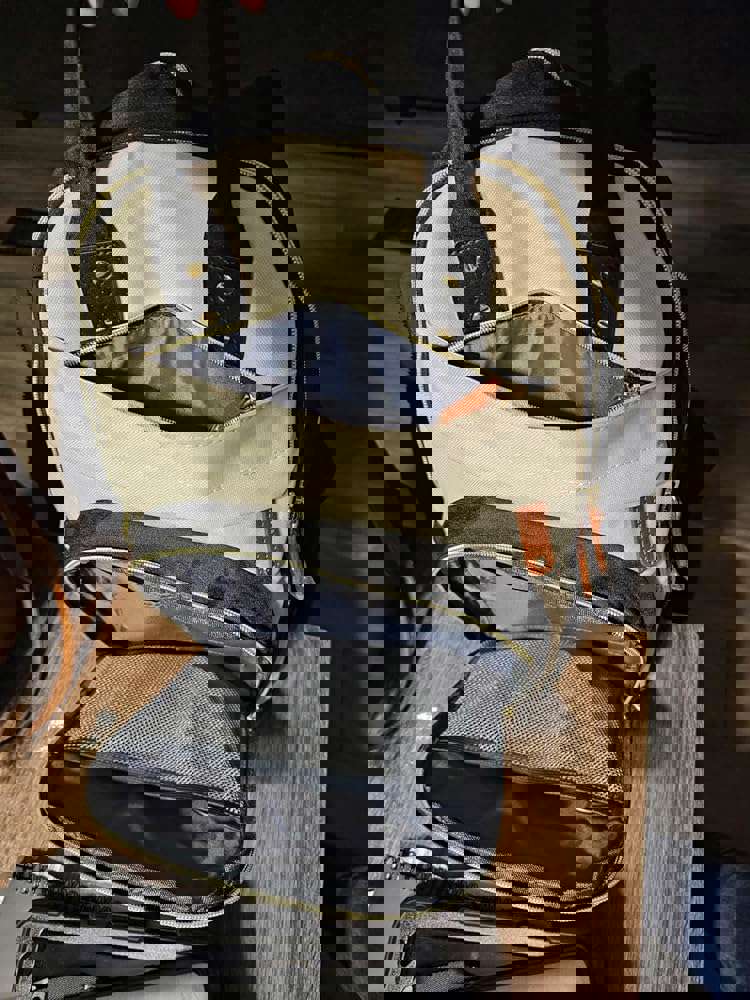 905884