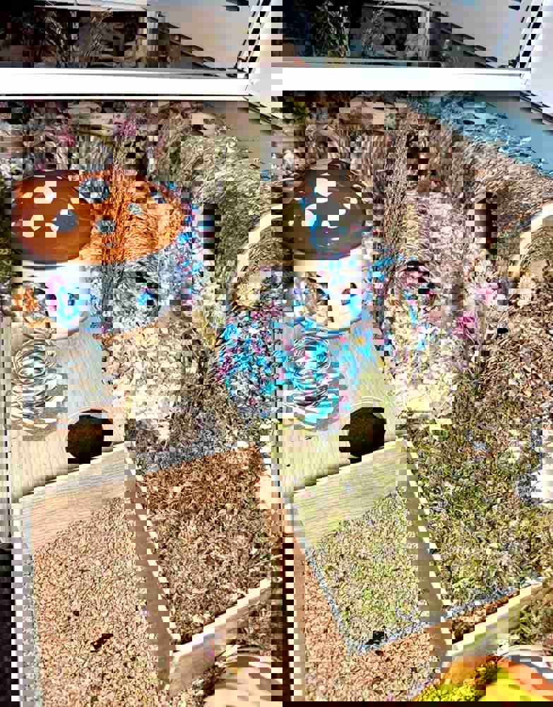 912167