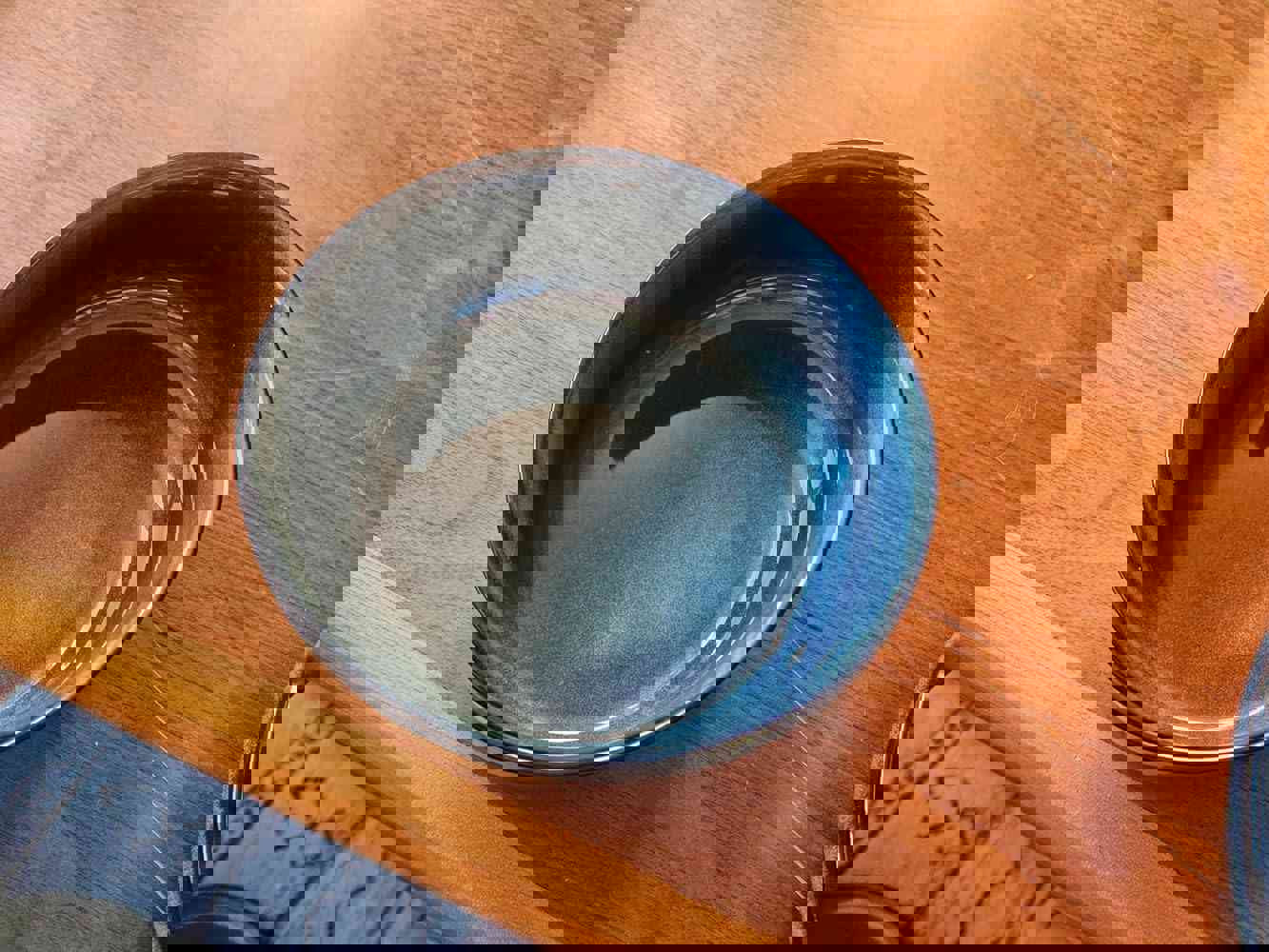 903828