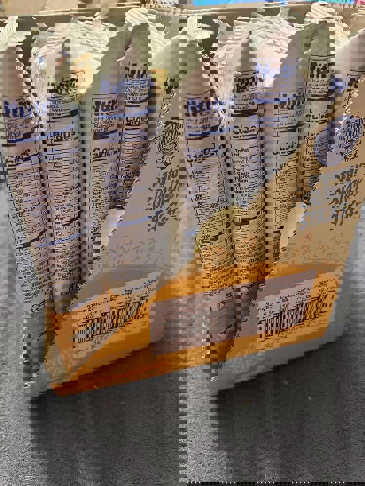 916228