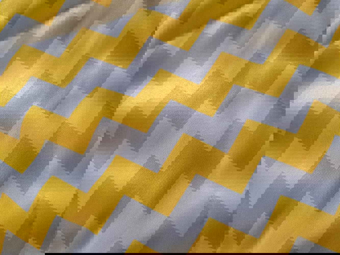 906840