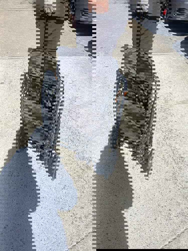 928220